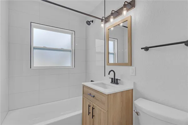 $2,250 | 2205 53rd Avenue, Vero Beach, FL 32966