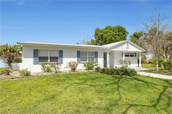$2,250 | 2205 53rd Avenue, Vero Beach, FL 32966