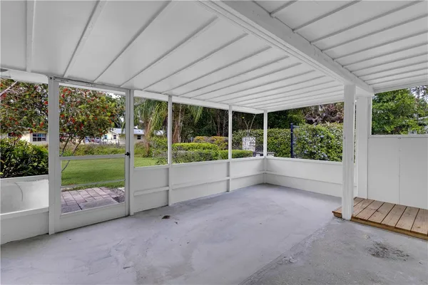 $2,250 | 2205 53rd Avenue, Vero Beach, FL 32966