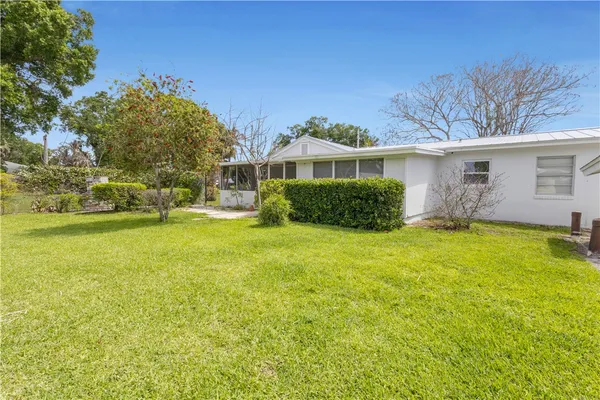 $2,250 | 2205 53rd Avenue, Vero Beach, FL 32966