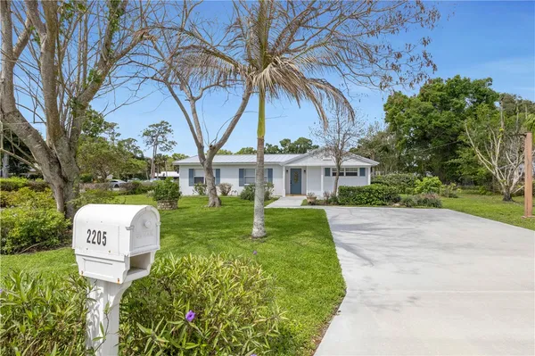 $2,250 | 2205 53rd Avenue, Vero Beach, FL 32966