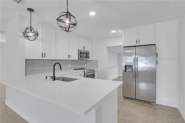 $2,250 | 2205 53rd Avenue, Vero Beach, FL 32966