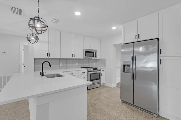 $2,250 | 2205 53rd Avenue, Vero Beach, FL 32966