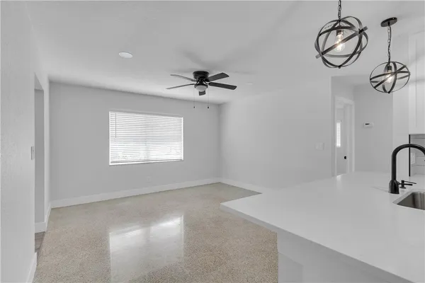 $2,250 | 2205 53rd Avenue, Vero Beach, FL 32966