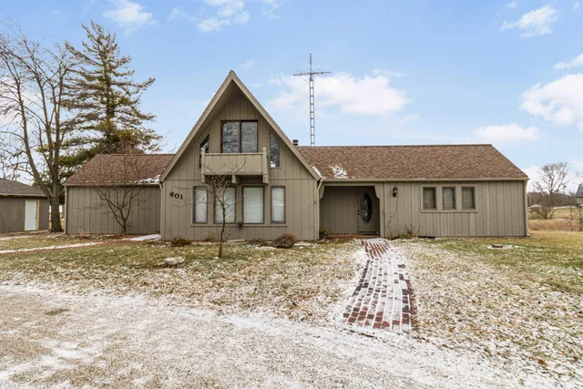 $199,900 | 601 South Main Street, Farmland, IN 47340