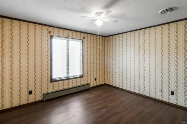 $199,900 | 601 South Main Street, Farmland, IN 47340