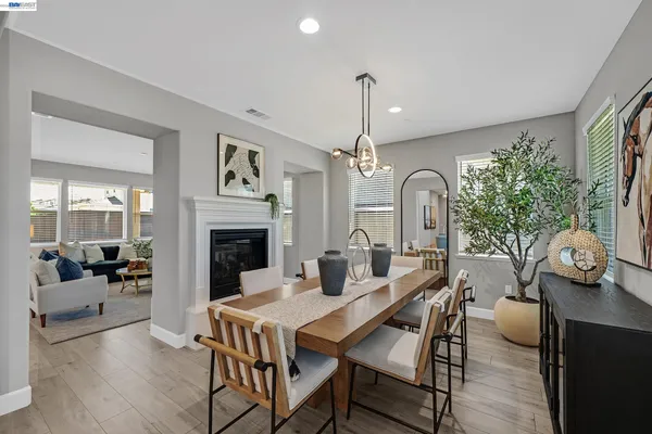 $1,050,000 | 271 Eagle Nest Drive, Oakley, CA 94561