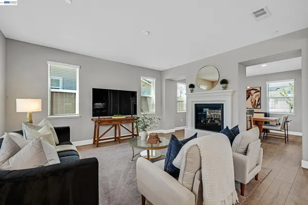 $1,050,000 | 271 Eagle Nest Drive, Oakley, CA 94561