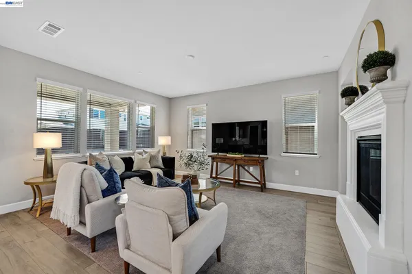 $1,050,000 | 271 Eagle Nest Drive, Oakley, CA 94561