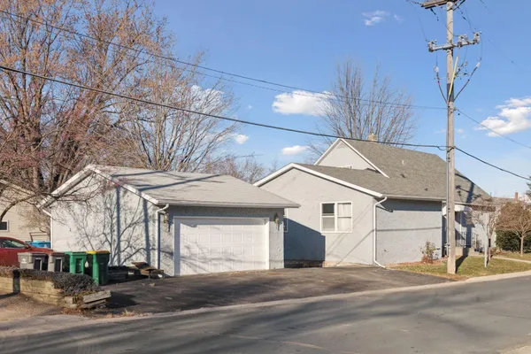 $1,495 | 201 West 2nd Street, Unit 4, Waconia, MN 55387