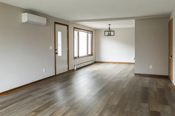 $1,495 | 201 West 2nd Street, Unit 4, Waconia, MN 55387