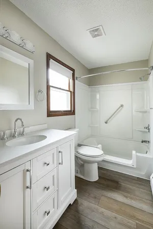 $1,495 | 201 West 2nd Street, Unit 4, Waconia, MN 55387
