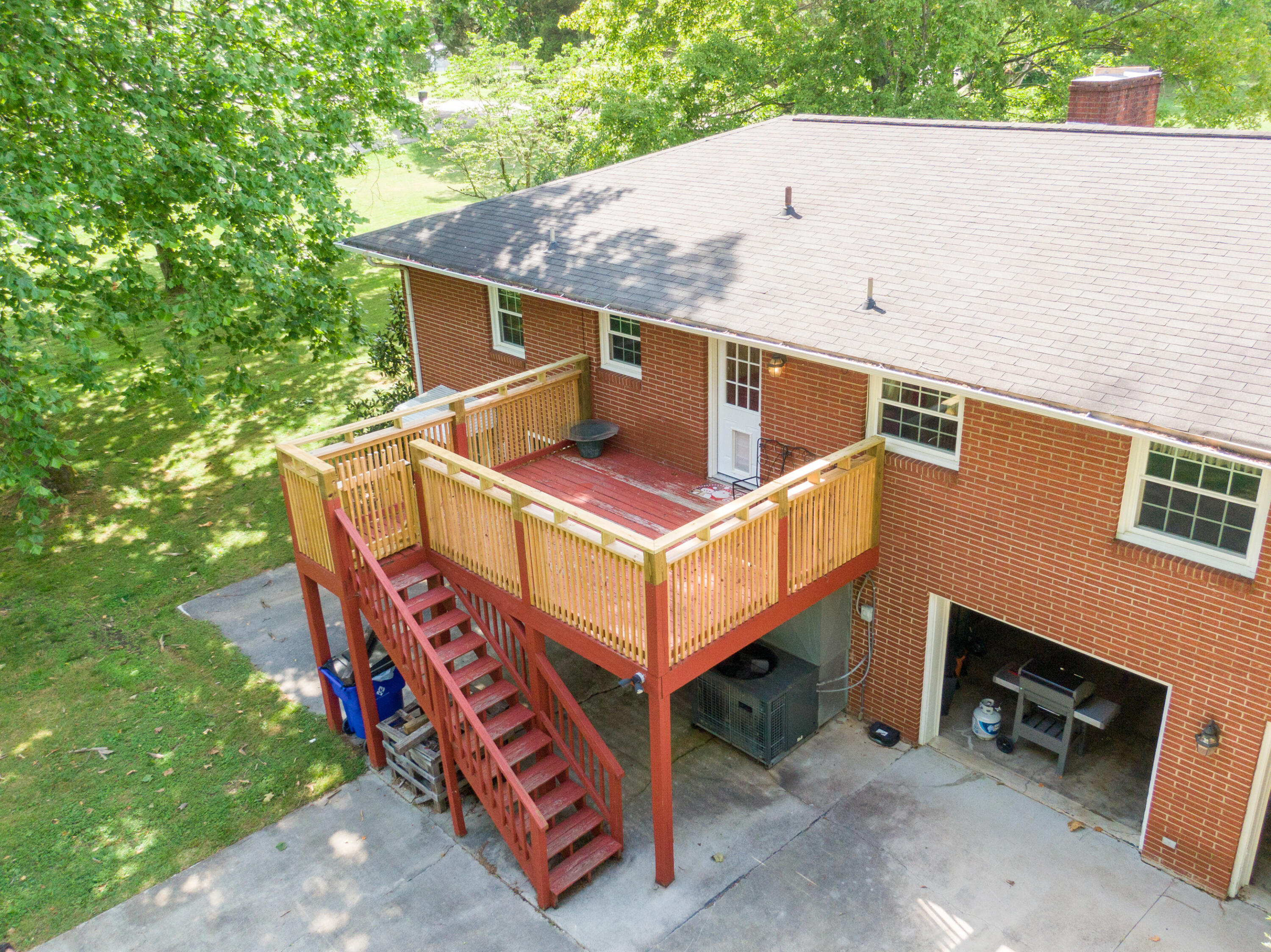 5512 East Emory Road Knoxville, TN 37918 - Photo 17 of 20 deck_