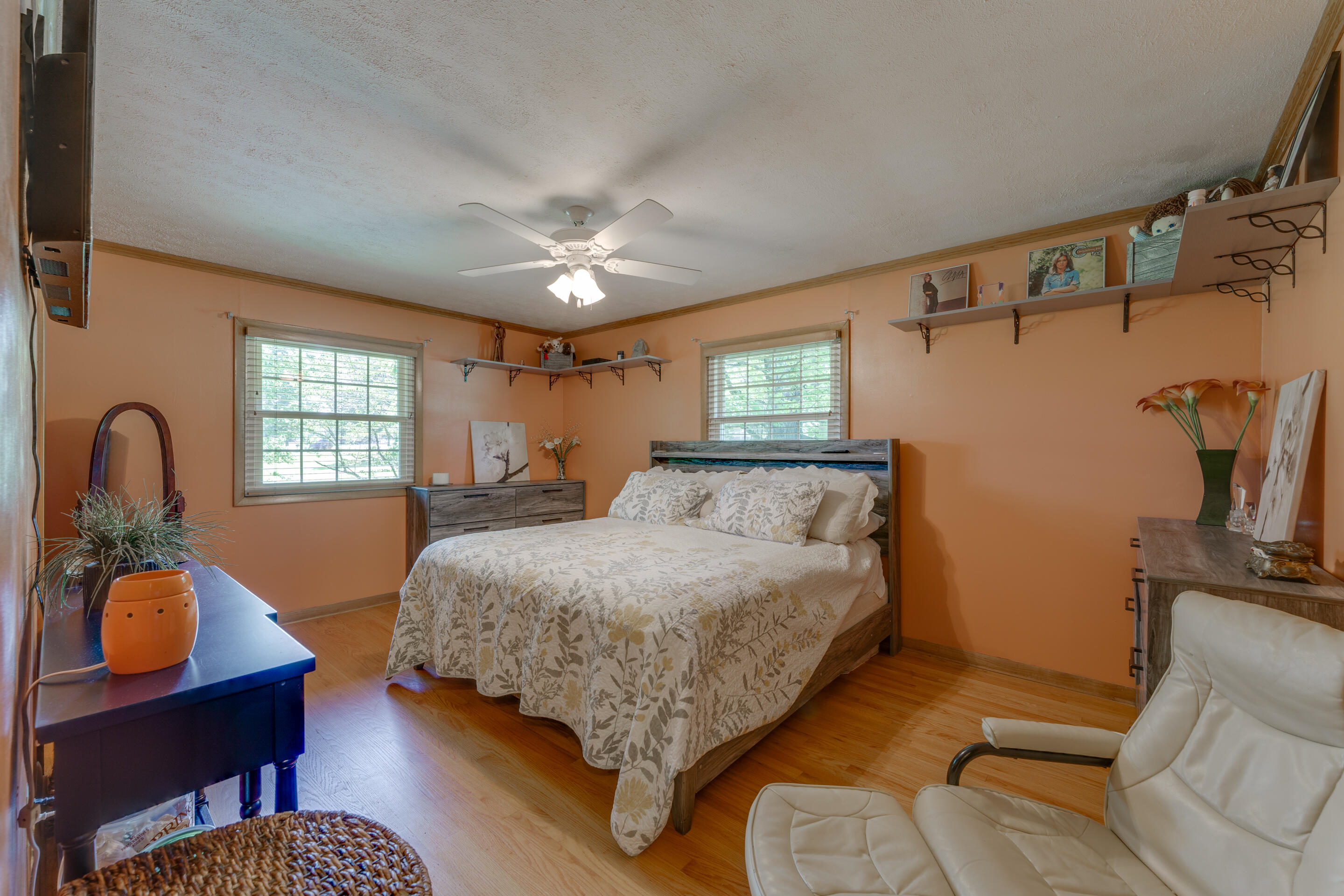 5512 East Emory Road Knoxville, TN 37918 - Photo 4 of 20 master bed