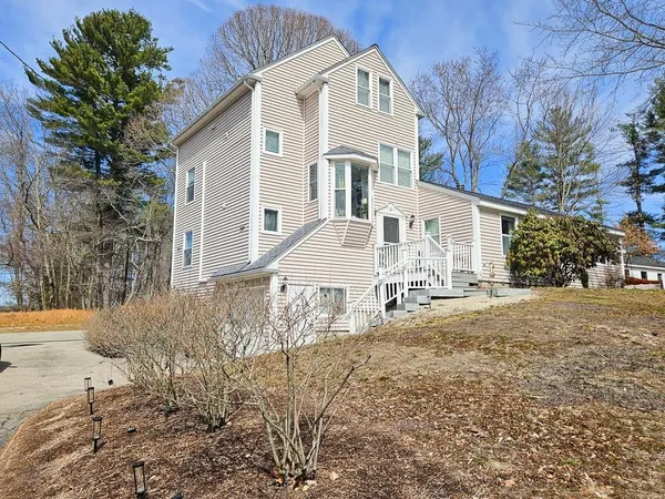 $659,000 | 15 Ayers Lane, Dover, NH 03820