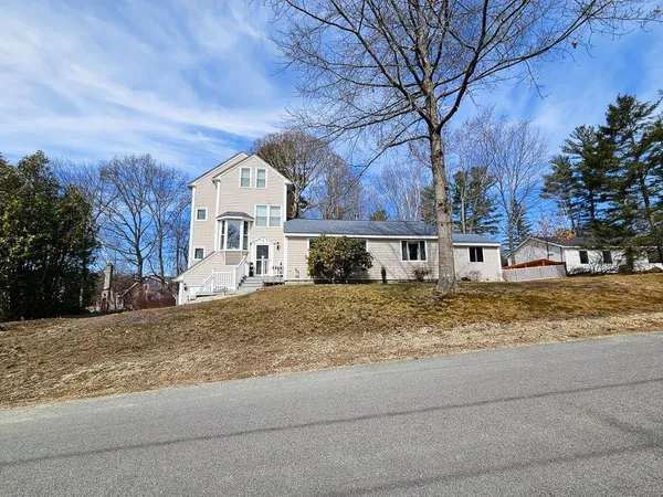 $669,000 | 15 Ayers Lane, Dover, NH 03820