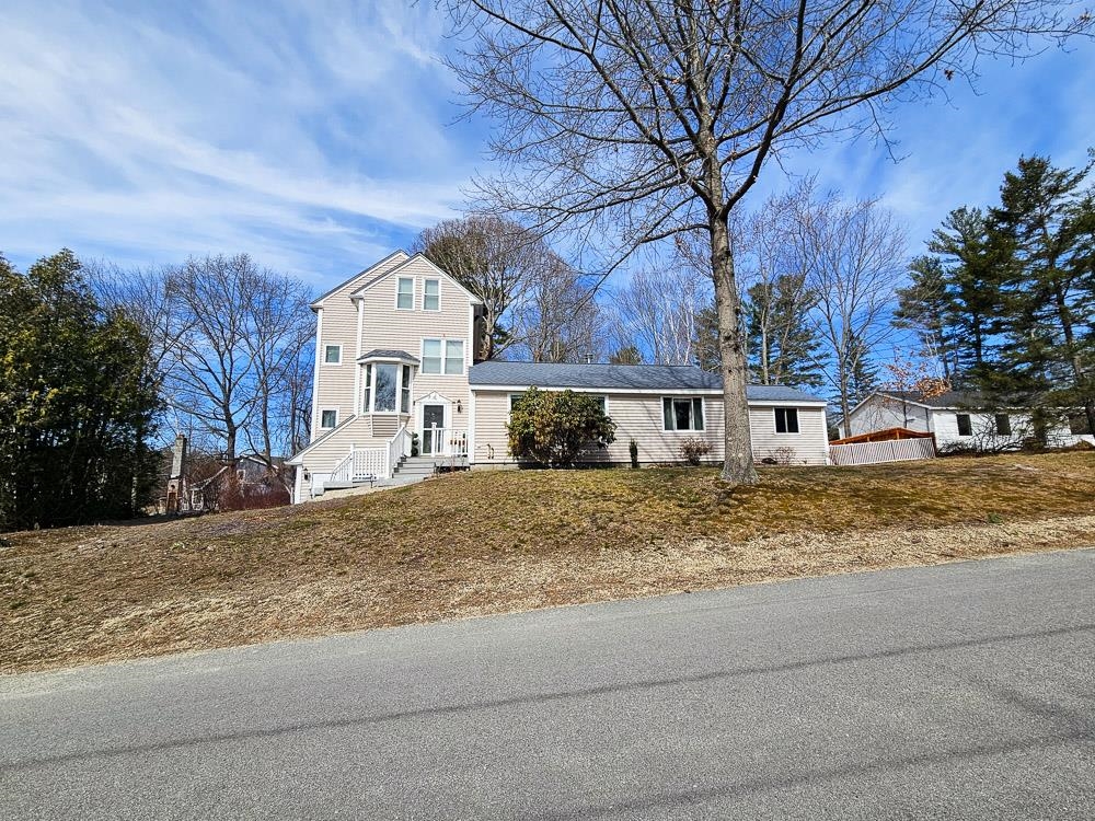 15 Ayers Lane Dover, NH 03820 - Photo 2 of 56
