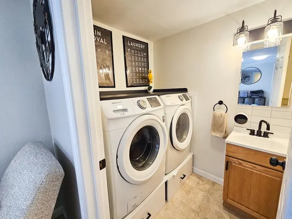 $669,000 | 15 Ayers Lane, Dover, NH 03820