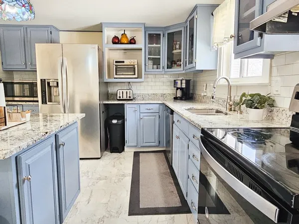 $669,000 | 15 Ayers Lane, Dover, NH 03820