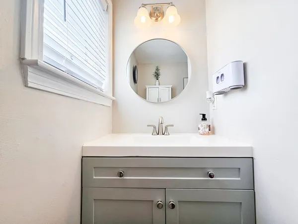 $669,000 | 15 Ayers Lane, Dover, NH 03820