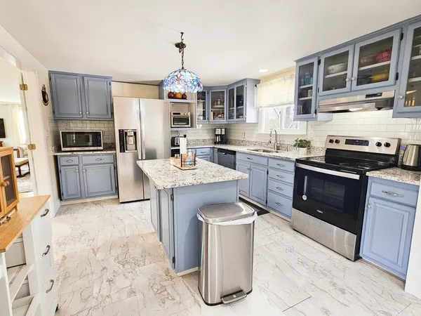 $669,000 | 15 Ayers Lane, Dover, NH 03820