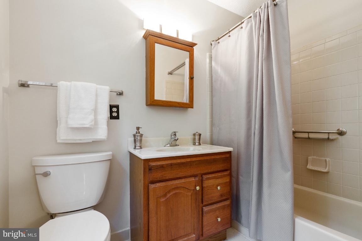 7324 Jenna Road Springfield, VA 22153 - Photo 30 of 64 Primary en-suite bathroom