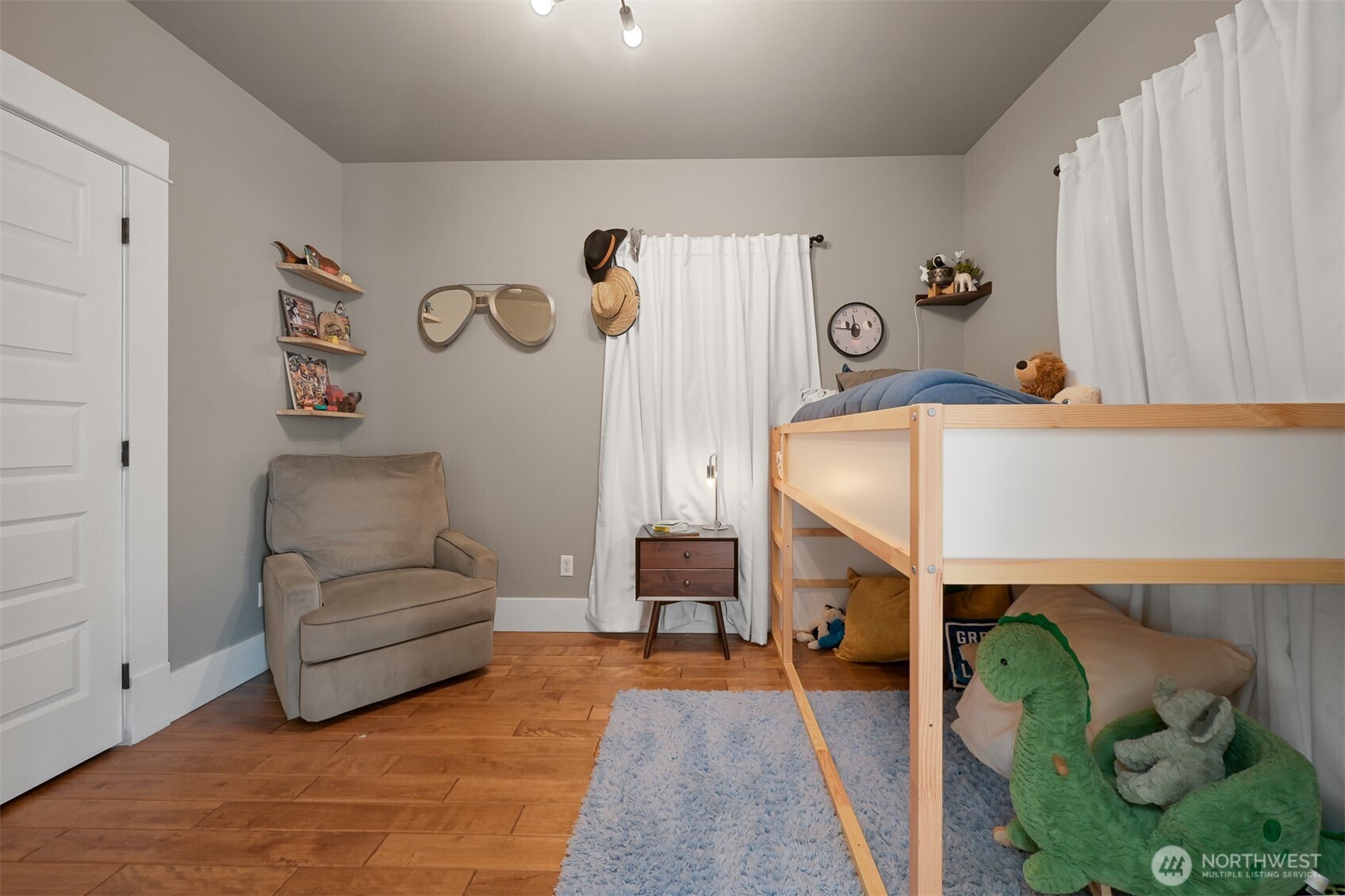2880 Creasey Road Custer, WA 98240 - Photo 23 of 40 a living room with furniture and a table