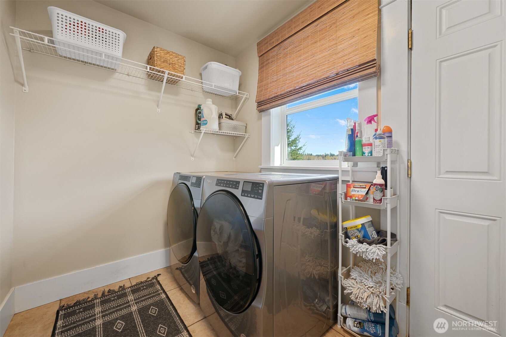 2880 Creasey Road Custer, WA 98240 - Photo 27 of 40 a utility room with dryer and washer
