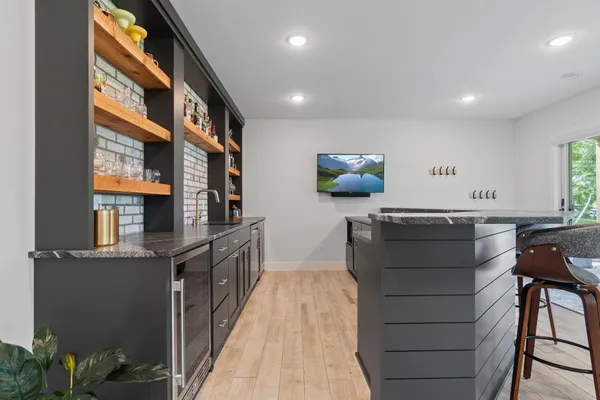 $1,319,000 | 9722 Maple Circle Northwest, Alexandria, MN 56308