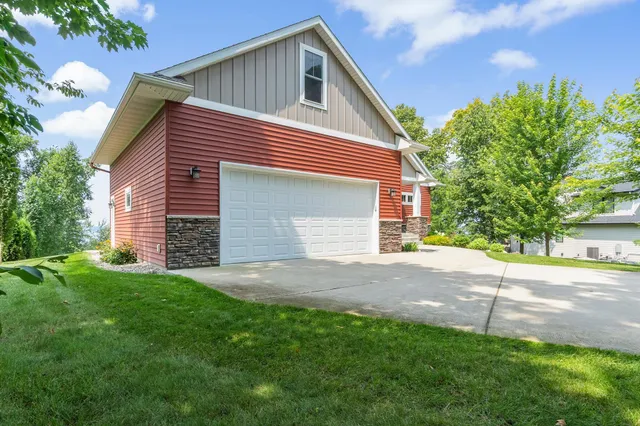 $1,324,900 | 9722 Maple Circle Northwest, Alexandria, MN 56308