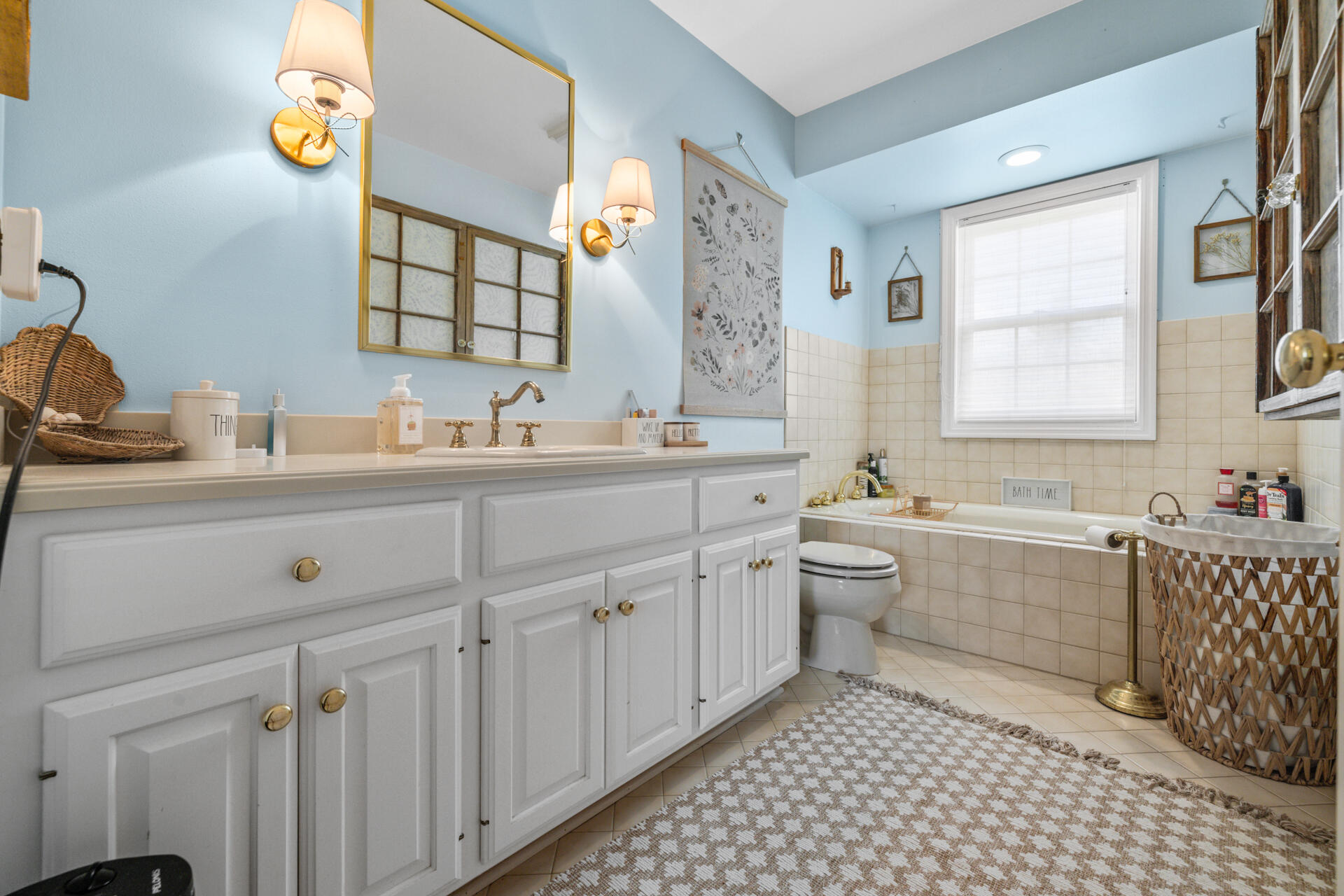 3000 Highland Road Mequon, WI 53097 - Photo 30 of 50 Full Bath Upper