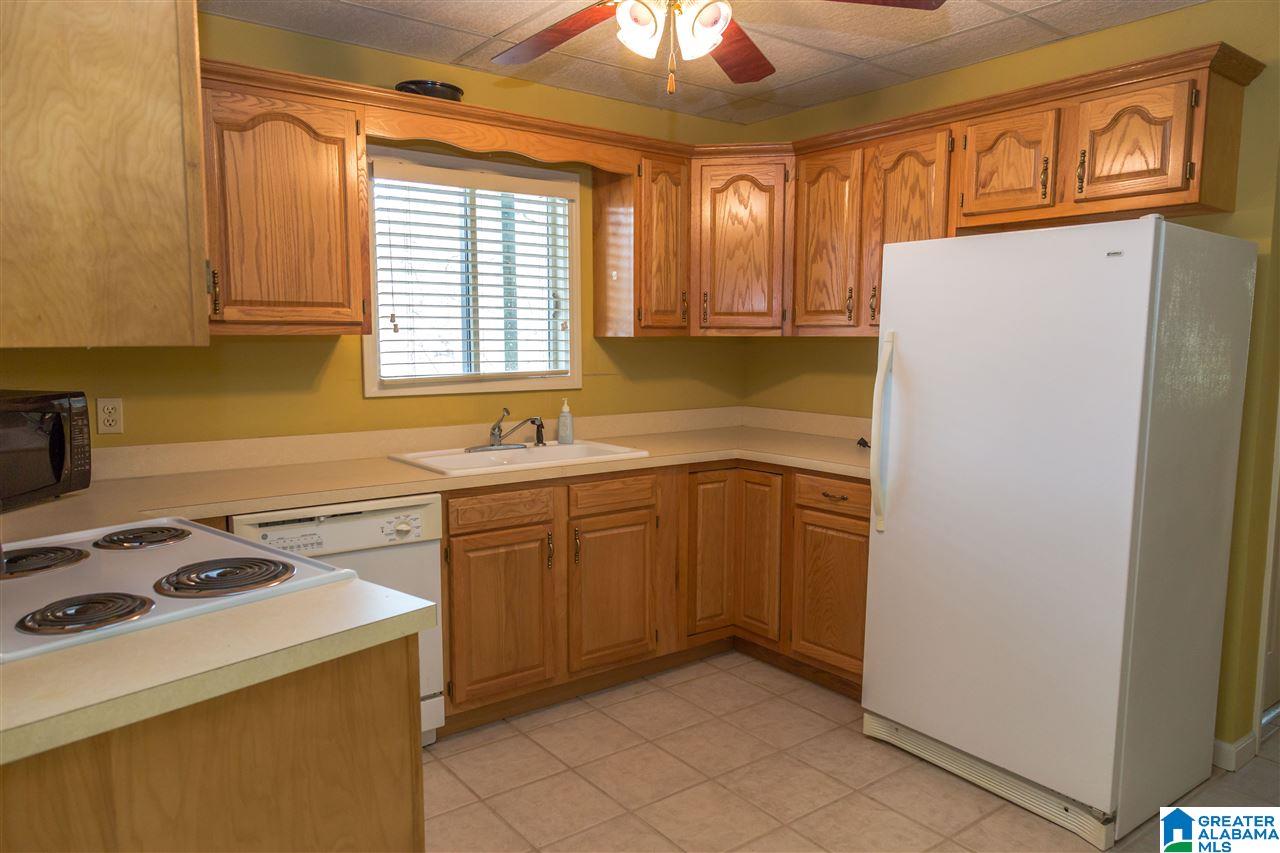 105 West Sunset Boulevard Oneonta, AL 35121 - Photo 29 of 47