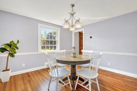 $798,000 | 7 Pine Hill Road, Bedford, MA 01730