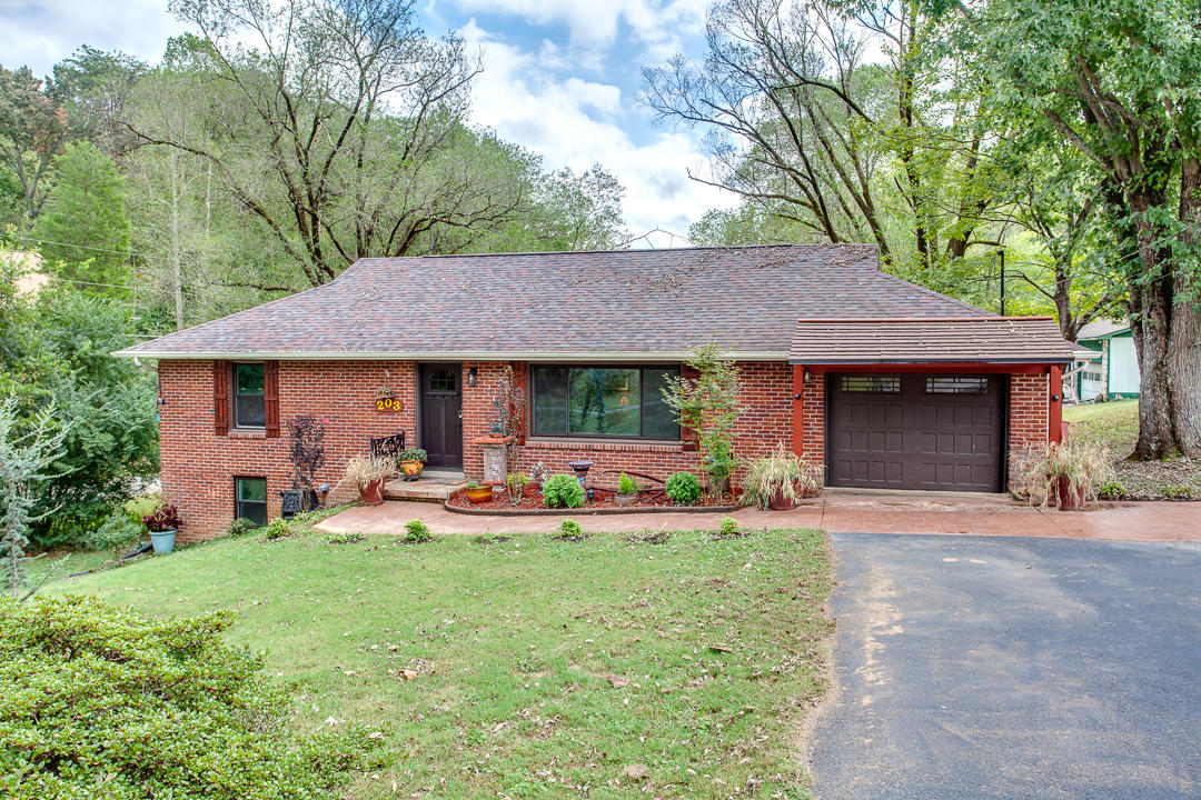 203 Oak Road Powell, TN 37849 - Photo 2 of 26 203 Oak Rd