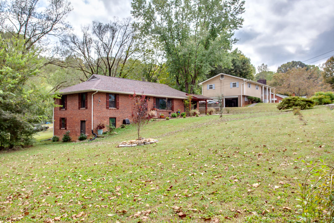 203 Oak Road Powell, TN 37849 - Photo 4 of 26 203 Oak Rd