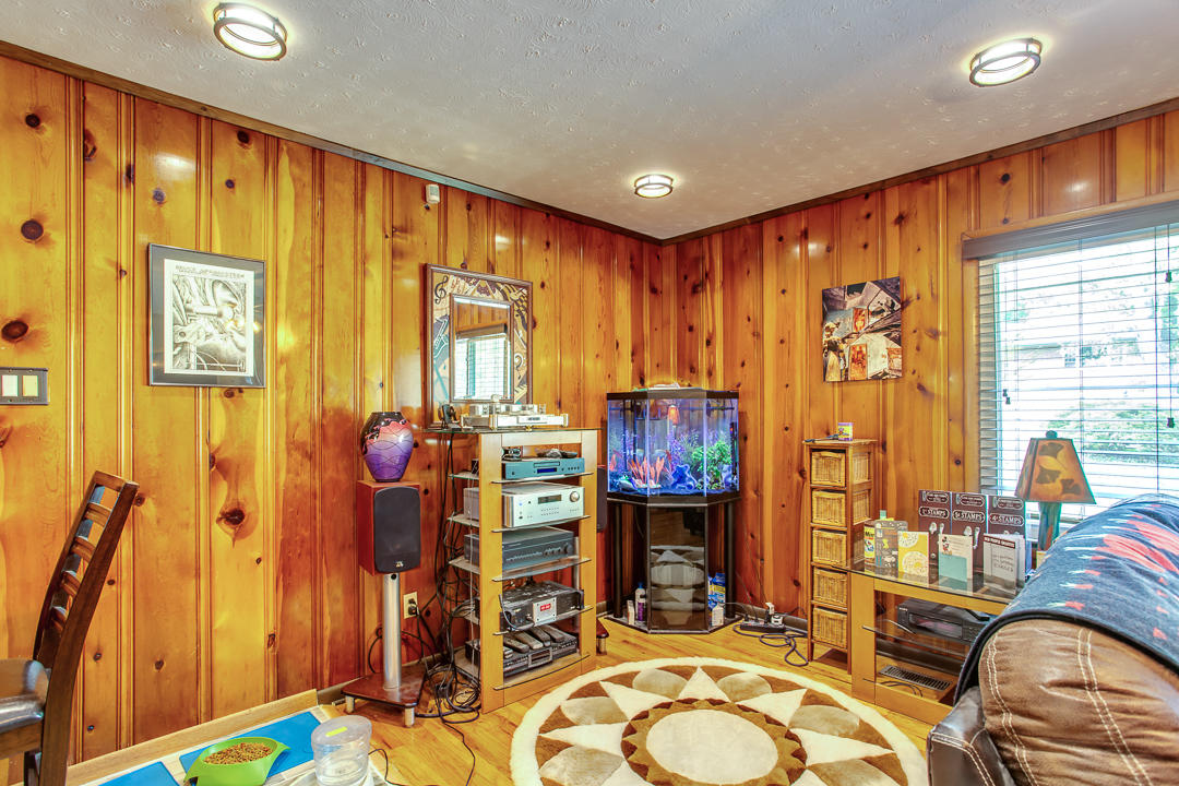 203 Oak Road Powell, TN 37849 - Photo 8 of 26 Living Room