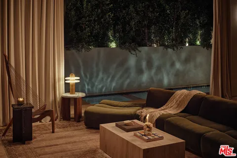 $3,895,000 | 8164 Waring Avenue, Los Angeles, CA 90046