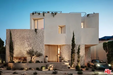 $3,895,000 | 8164 Waring Avenue, Los Angeles, CA 90046