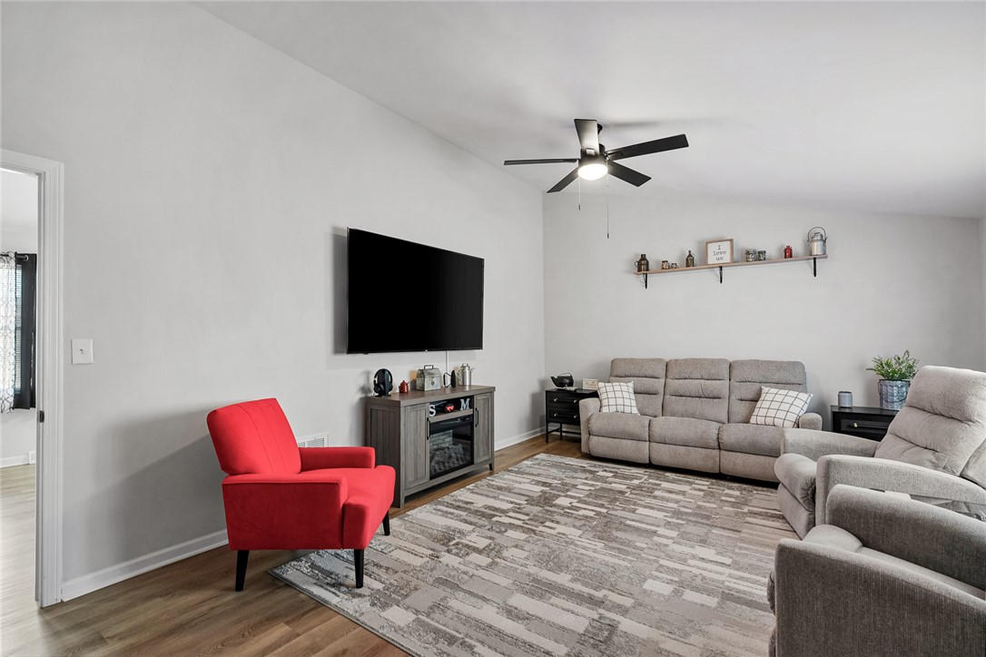 401 Margie Court Seneca, SC 29678 - Photo 9 of 41