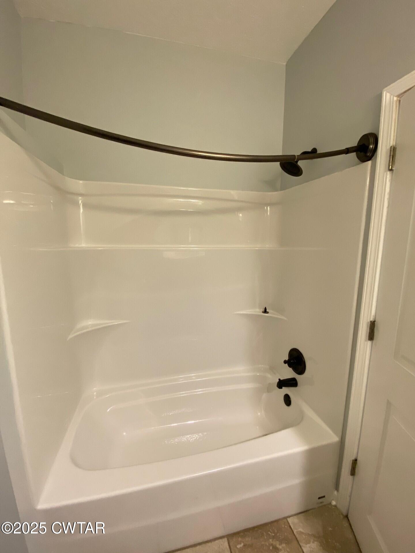 215 Jamie Lane Ridgely, TN 38080 - Photo 13 of 28 Jamie Lane Show bath 2