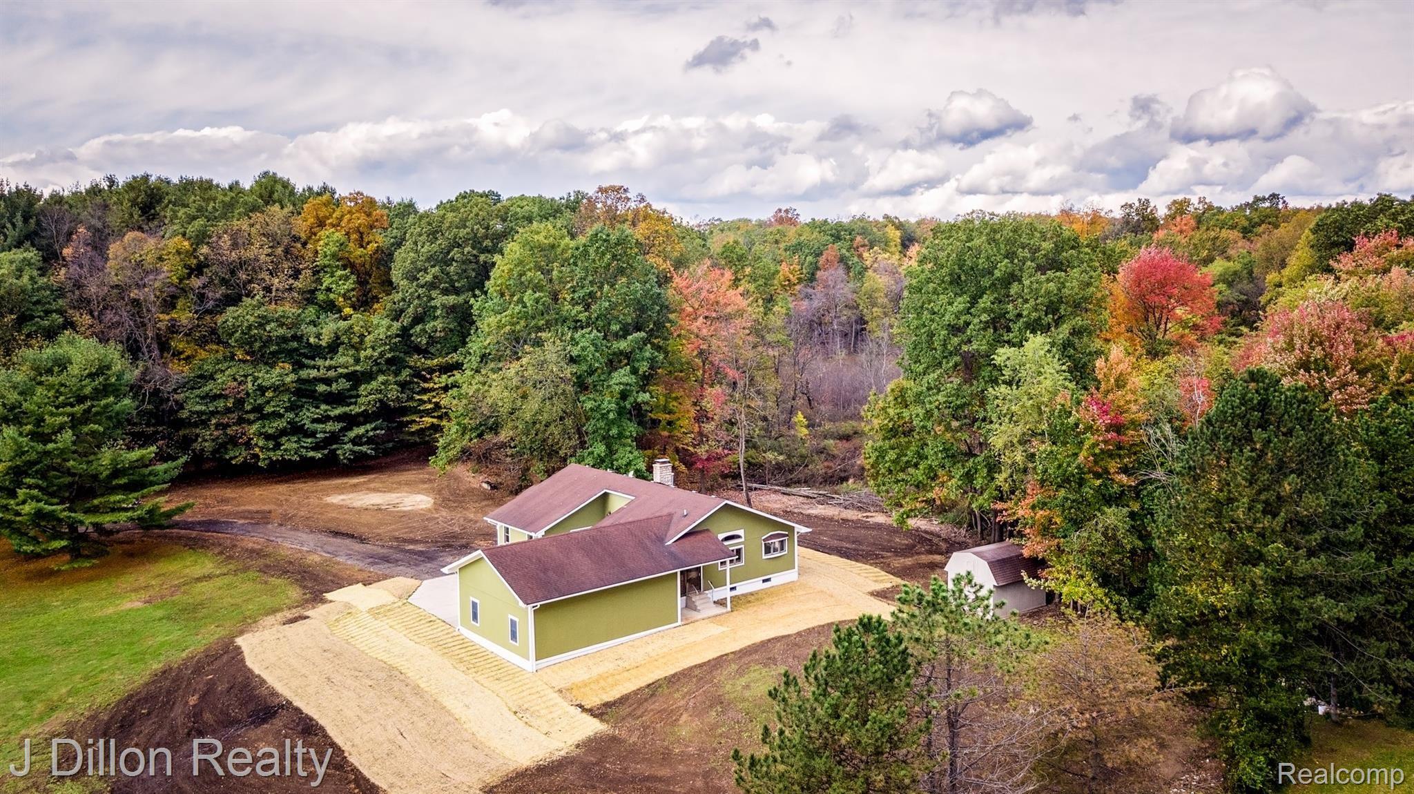 4372 Walsh Road Whitmore Lake, MI 48189 - Photo 6 of 40 4372 Walsh-32.jpg
