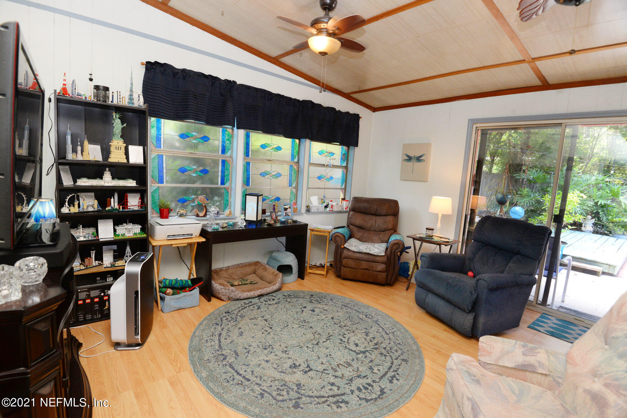 2550 Patsy Anne Drive Jacksonville, FL 32207 - Photo 8 of 35 Great room