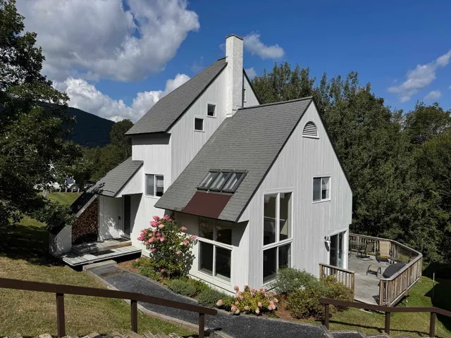 $695,000 | 104 Spring Fling Road, Unit 25, Warren, VT 05674