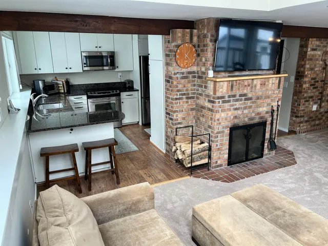 $695,000 | 104 Spring Fling Road, Unit 25, Warren, VT 05674