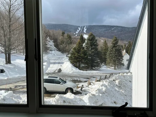 $695,000 | 104 Spring Fling Road, Unit 25, Warren, VT 05674