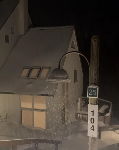 $695,000 | 104 Spring Fling Road, Unit 25, Warren, VT 05674