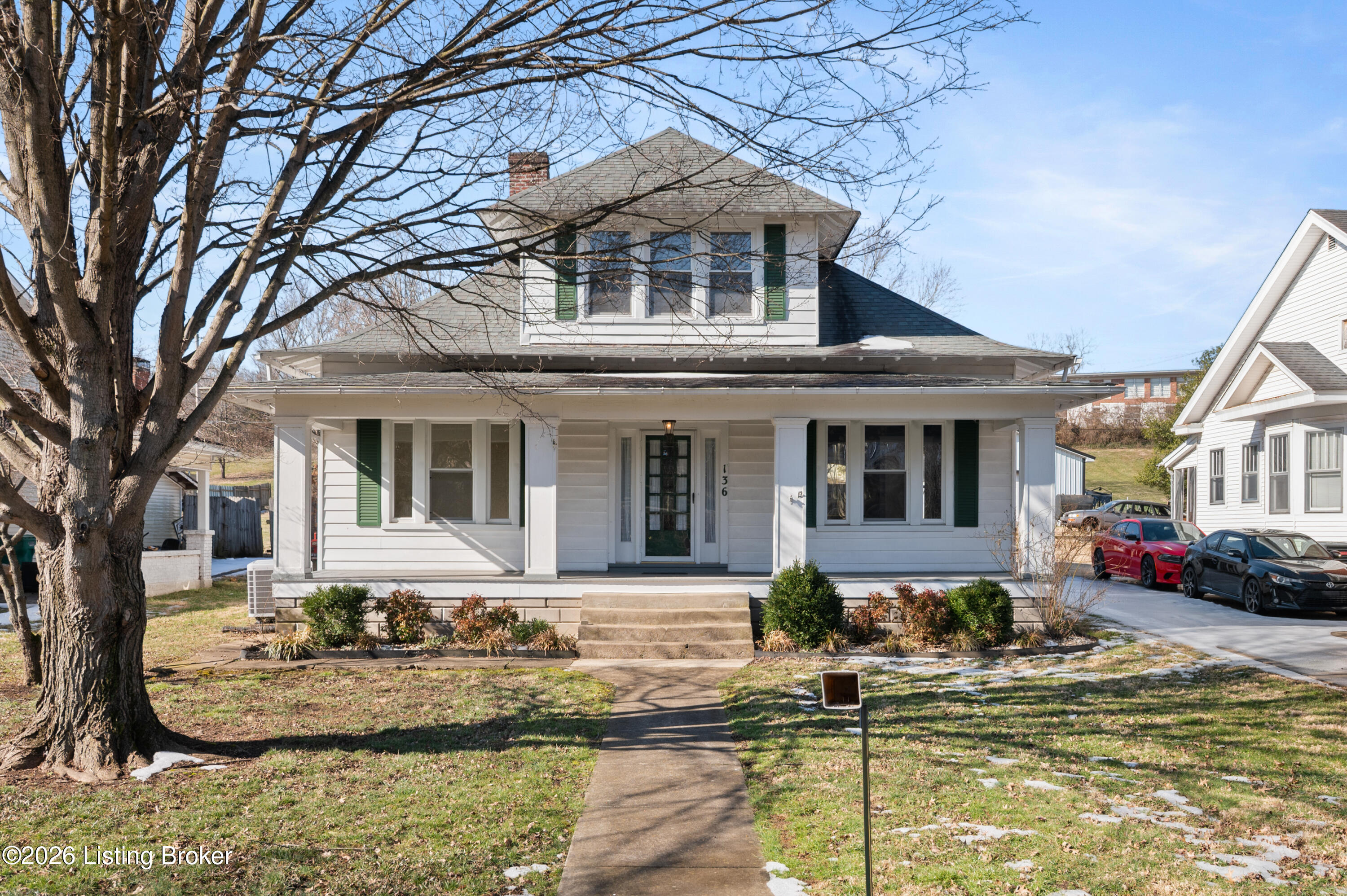 136RiversideDr-2