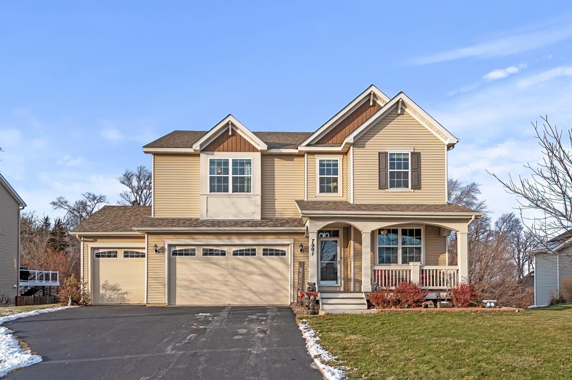 7001 Oak Ridge Court Shakopee, MN 55379 - Photo 1 of 28 Gallery Image 1