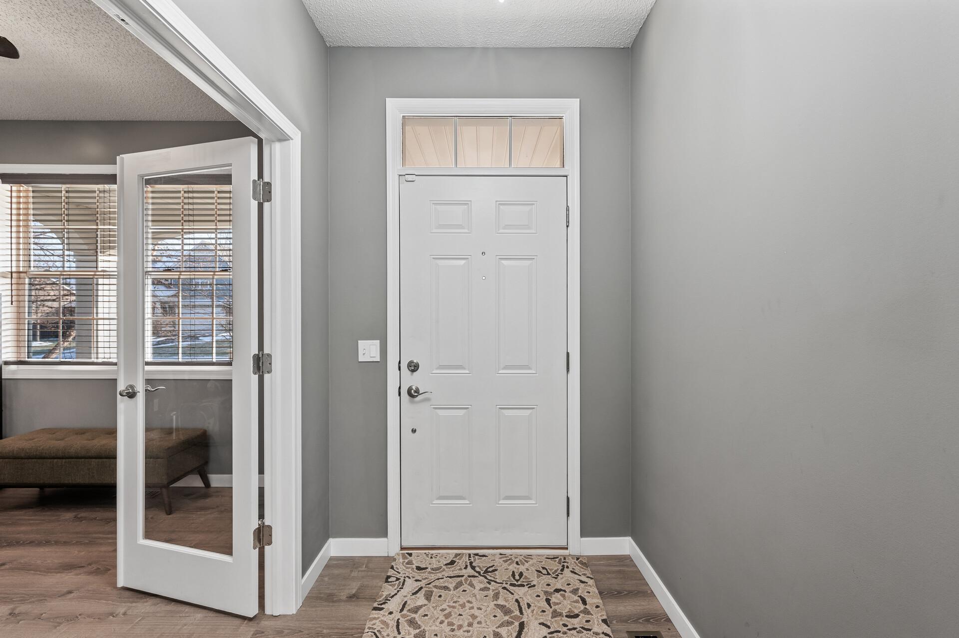 7001 Oak Ridge Court Shakopee, MN 55379 - Photo 3 of 28 Gallery Image 3