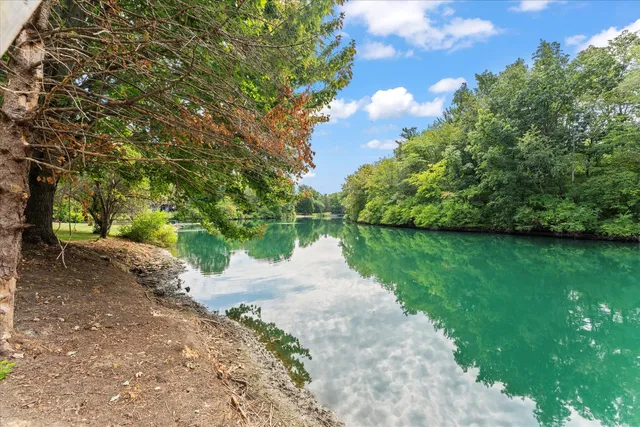 $575,000 | 1001 Lake Pointe Lane, Mahomet, IL 61853